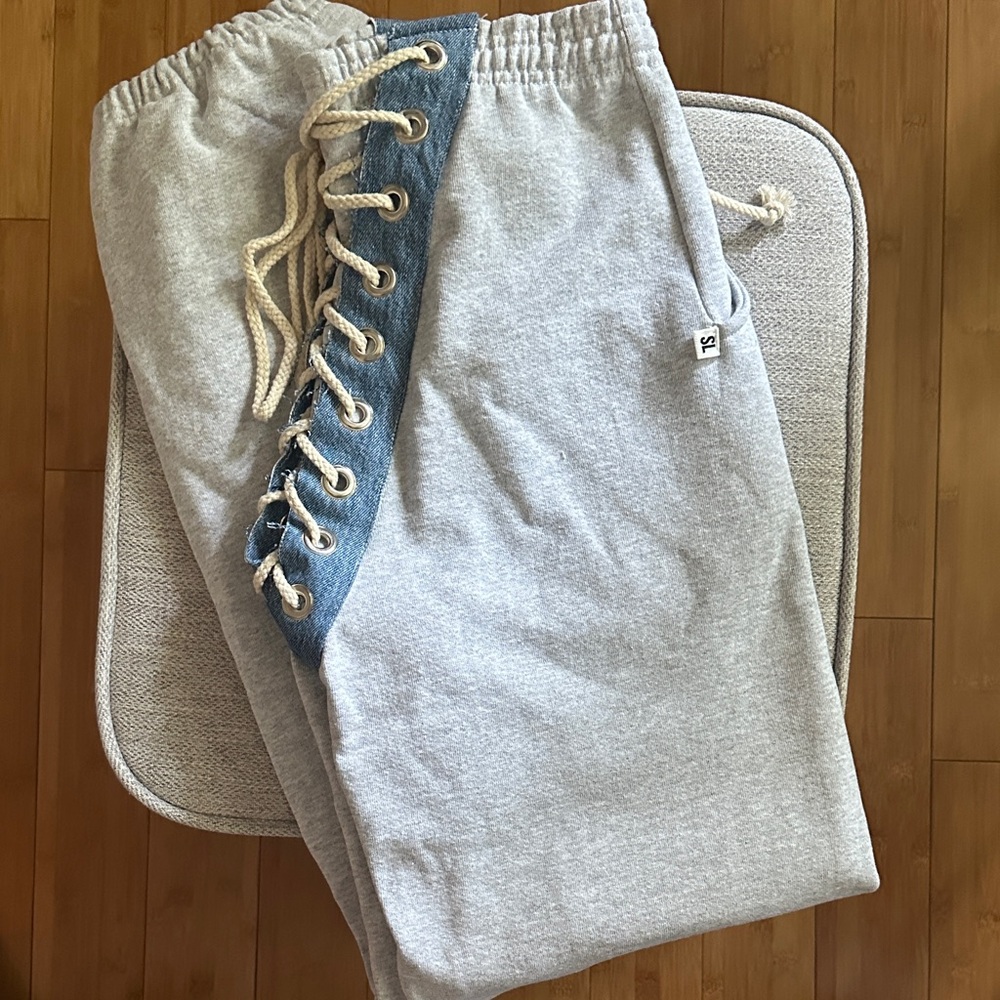 Samaria Leah Niki Sweats